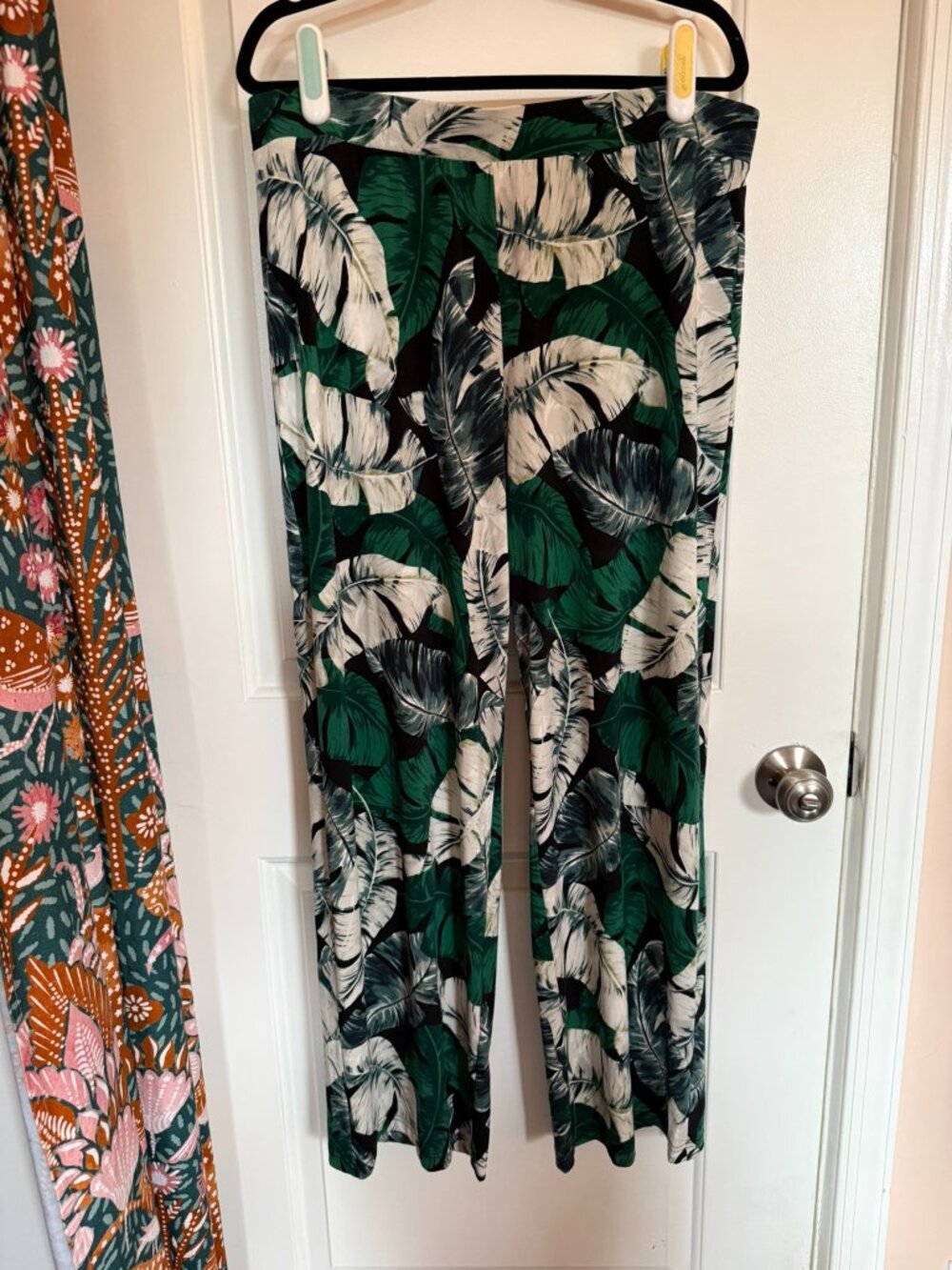 Vince Camuto Foliage Vacation Pants